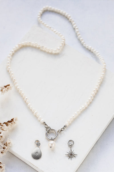 Pearl Necklace with replaceable pendants