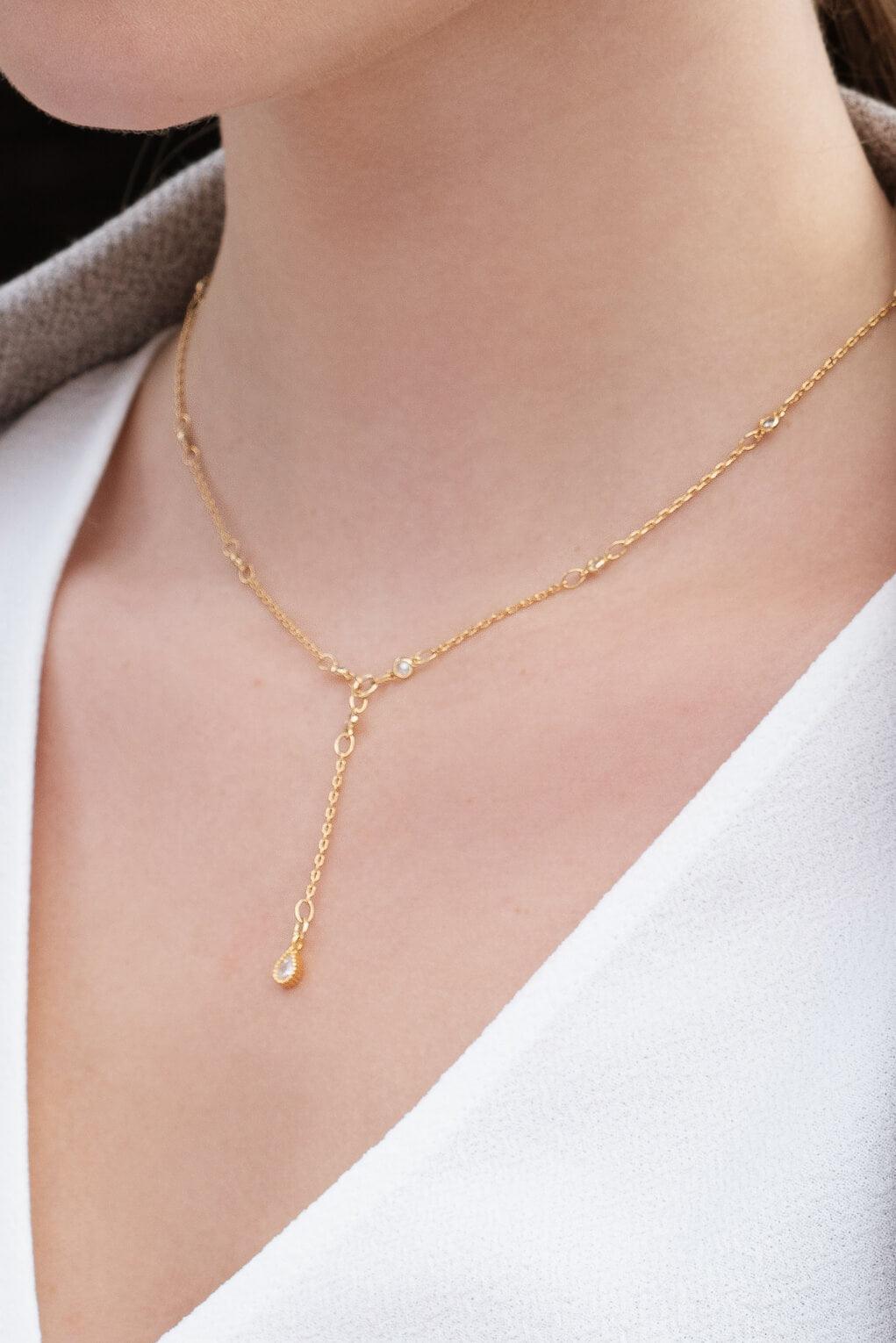 claire necklace