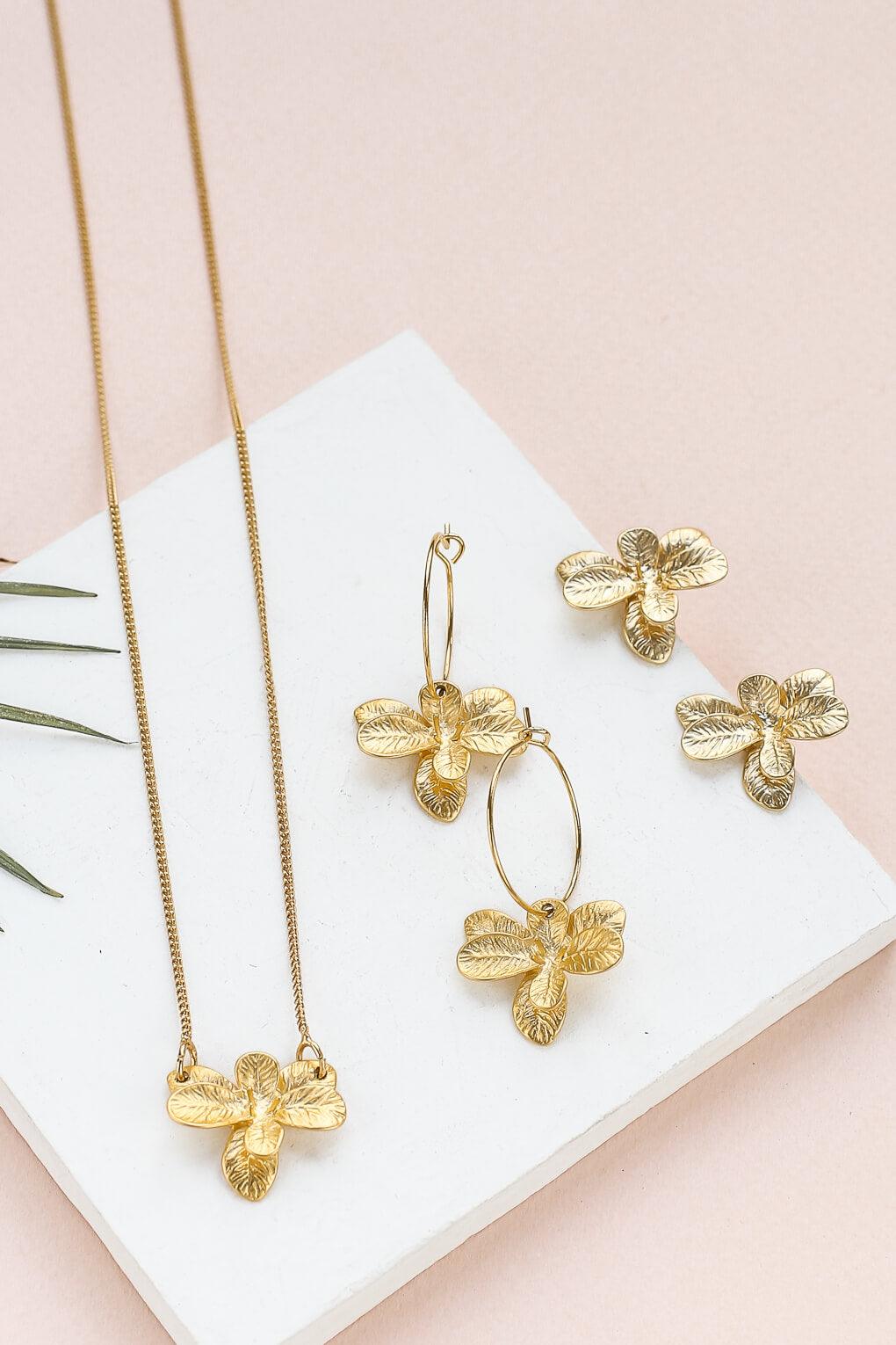 Begonia Post Earrings