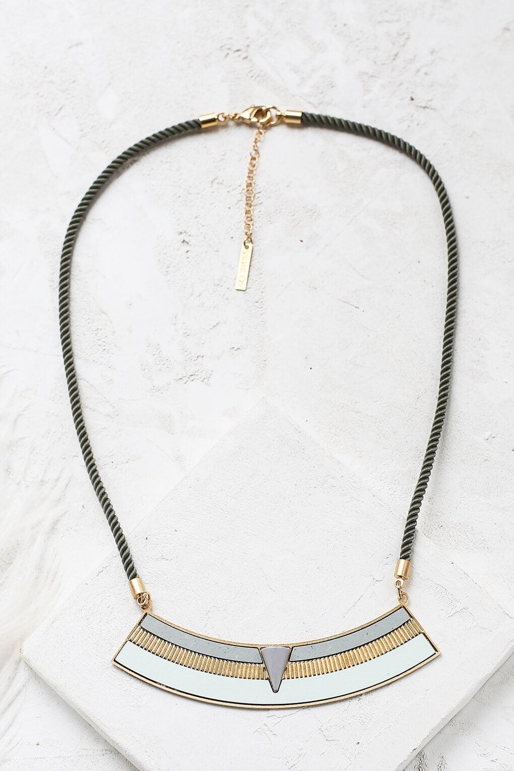 שרשרת לאונורה