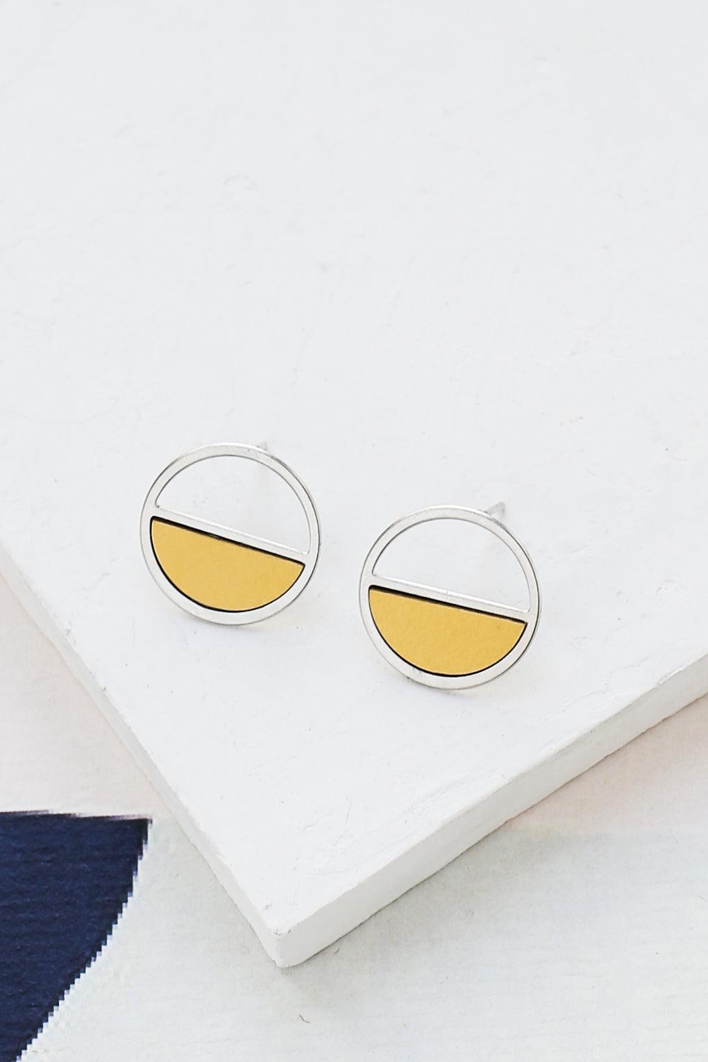 עגילי קונספט