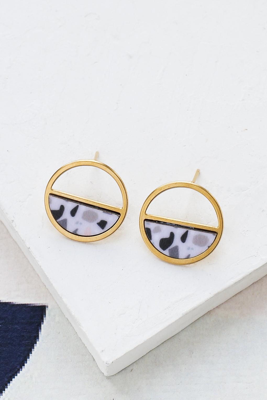 עגילי קונספט