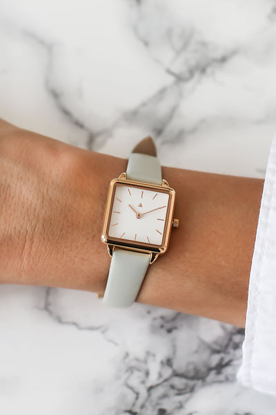 Rectangle watch in rose gold