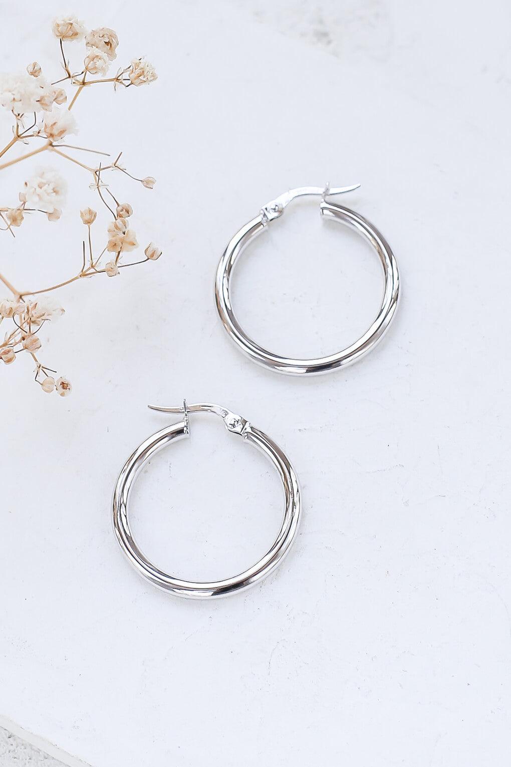 Lizzie-Earrings-in-14K-gold-White-Gold