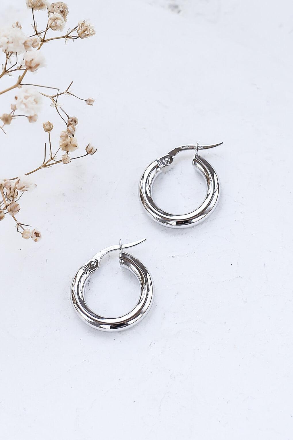 Smith-Earrings-in-14K-gold